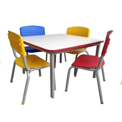 CONJUNTO DE MESA COM 4 CADEIRAS INFANTIL